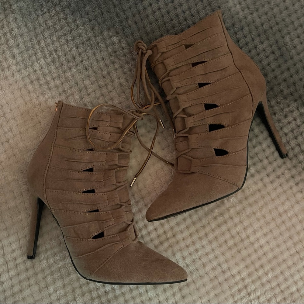 tan/taupe ankle boots